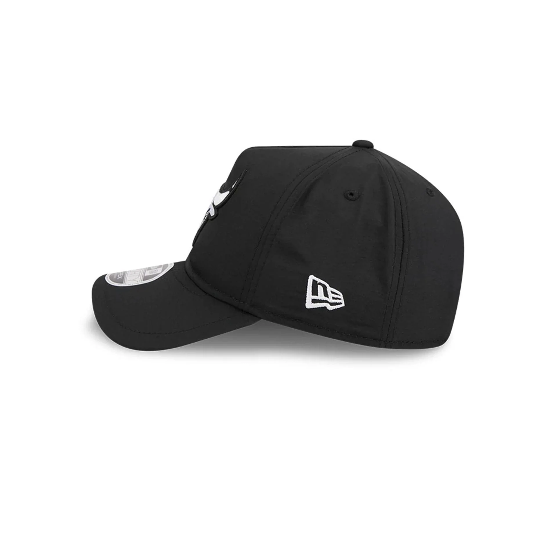 Bulls NBA Quickstrike Black 9FORTY Apex Adjustable Cap - Image 5