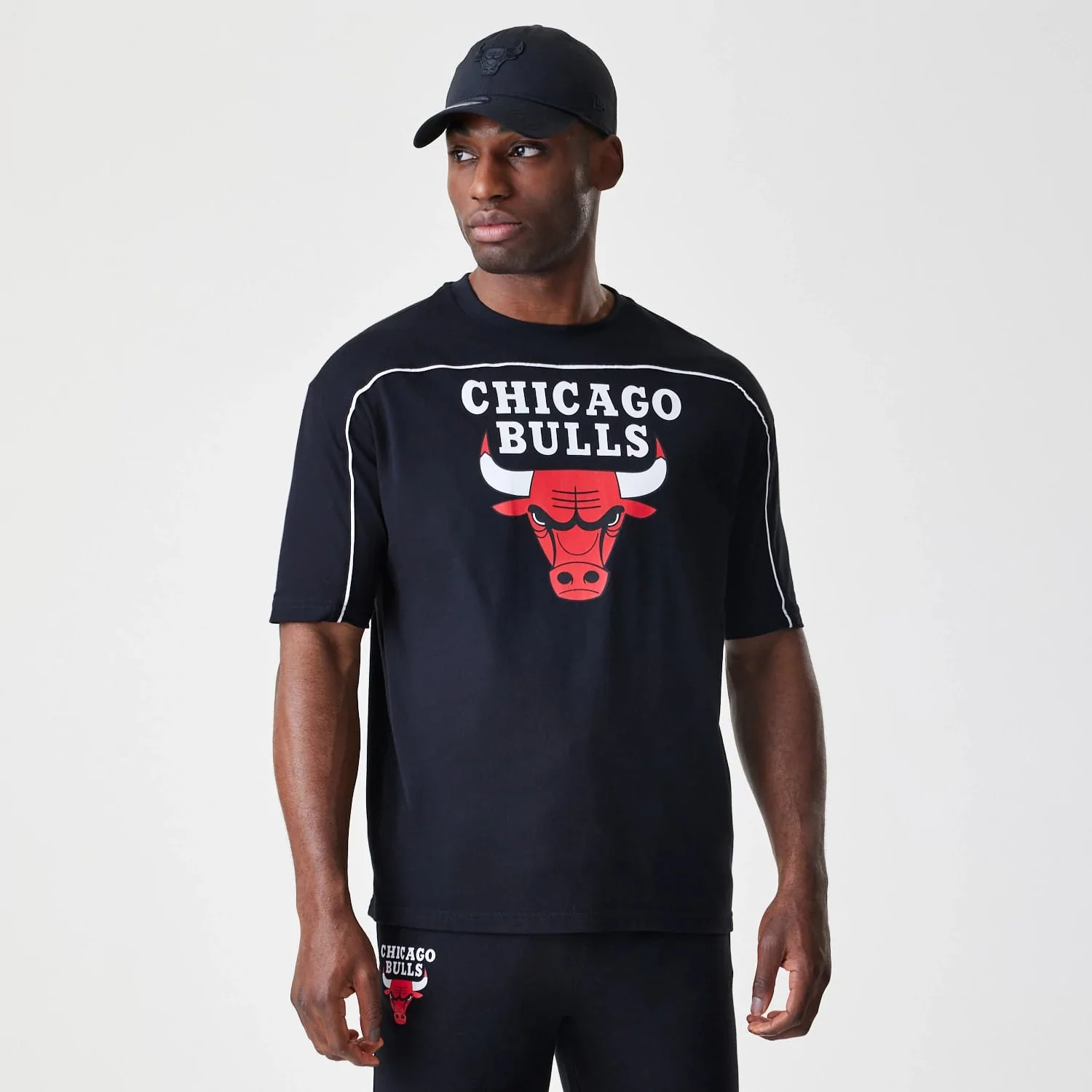 Chicago Bulls NBA Piping Stripe Black Oversized T-Shirt