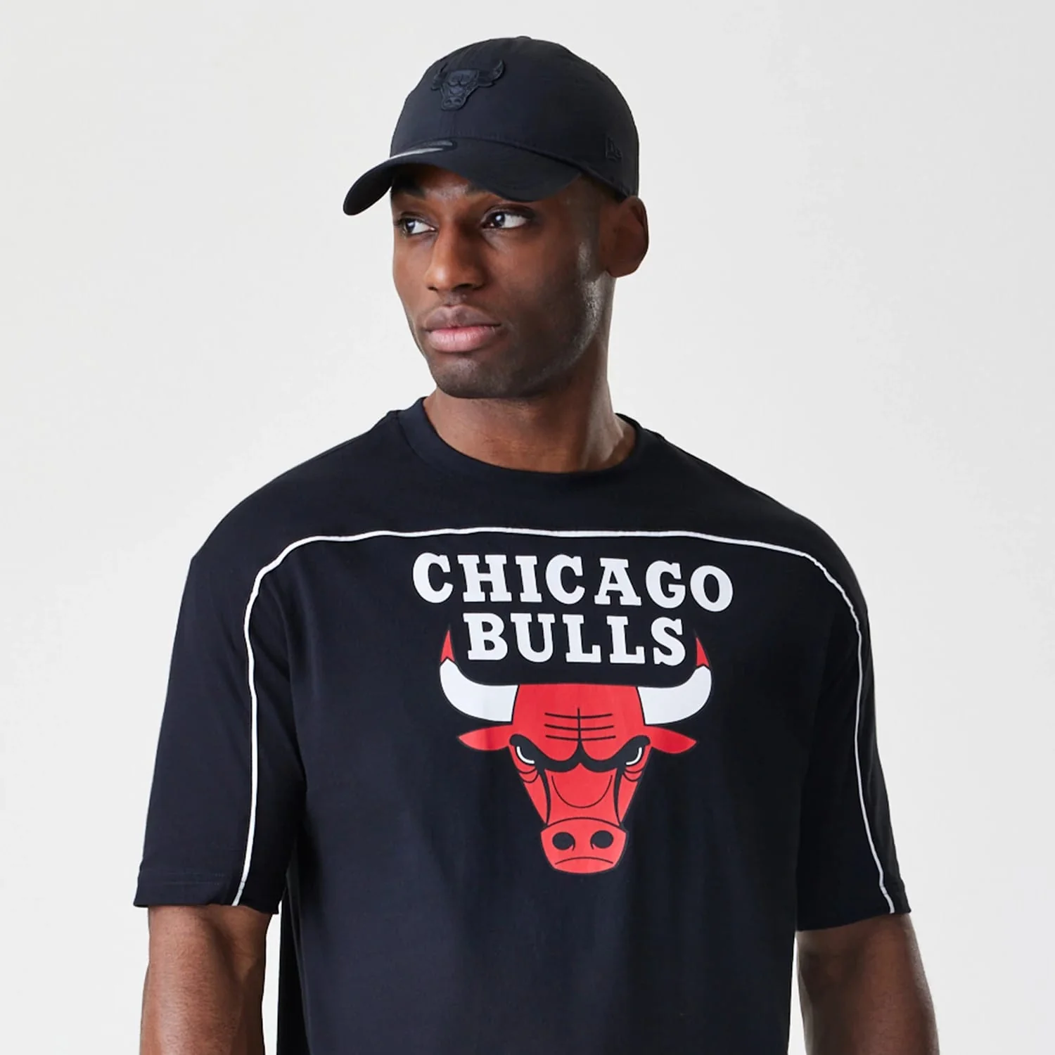 Chicago Bulls NBA Piping Stripe Black Oversized T-Shirt - Image 6