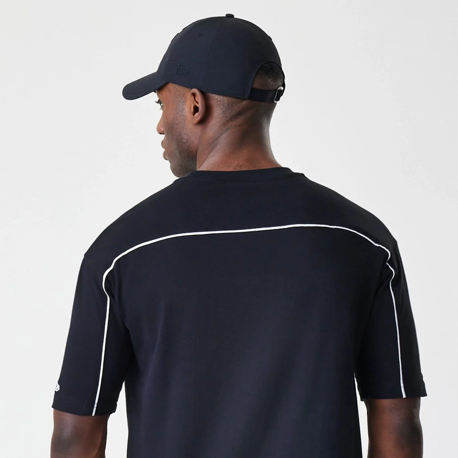 Chicago Bulls NBA Piping Stripe Black Oversized T-Shirt - Image 7