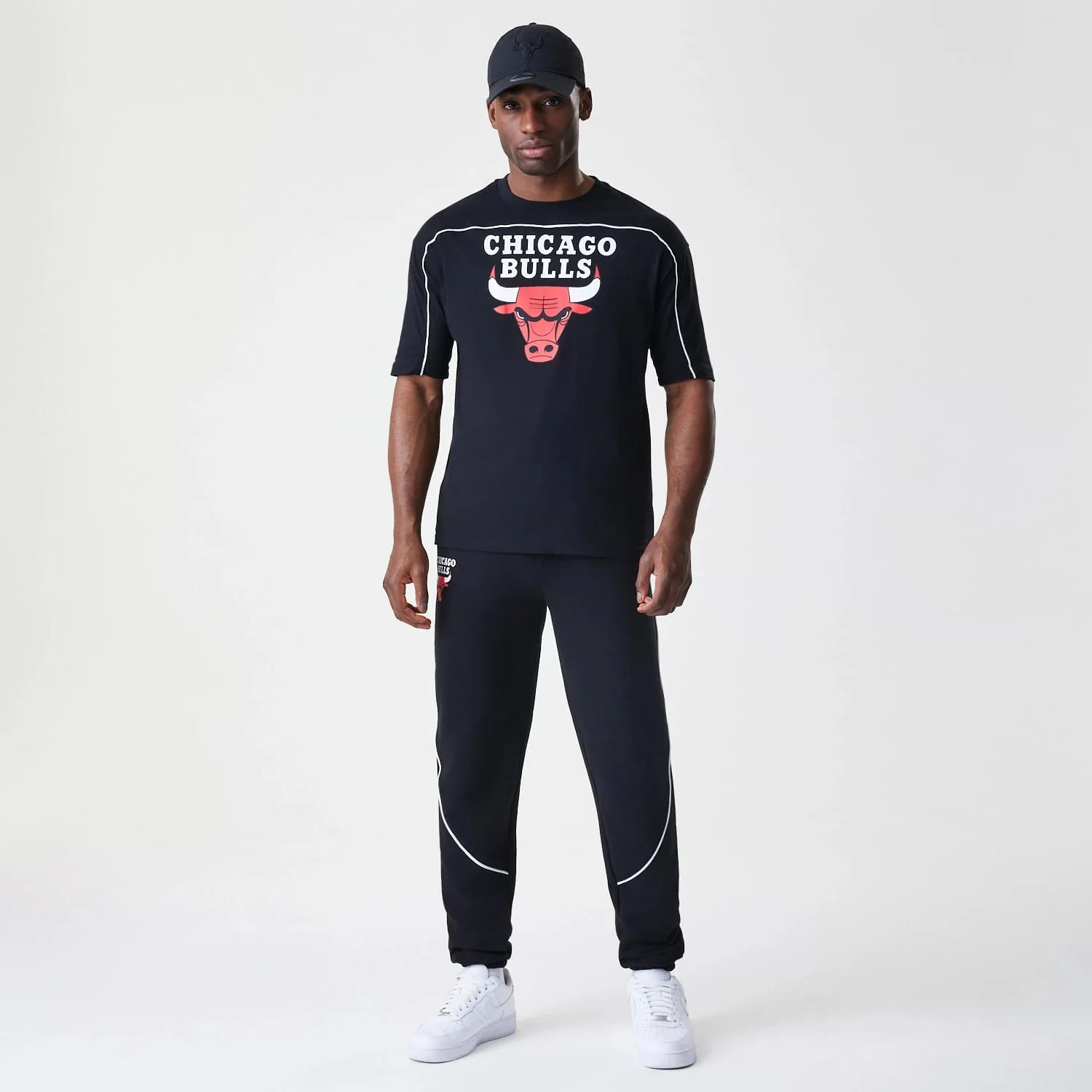 Chicago Bulls NBA Piping Stripe Black Oversized T-Shirt - Image 8