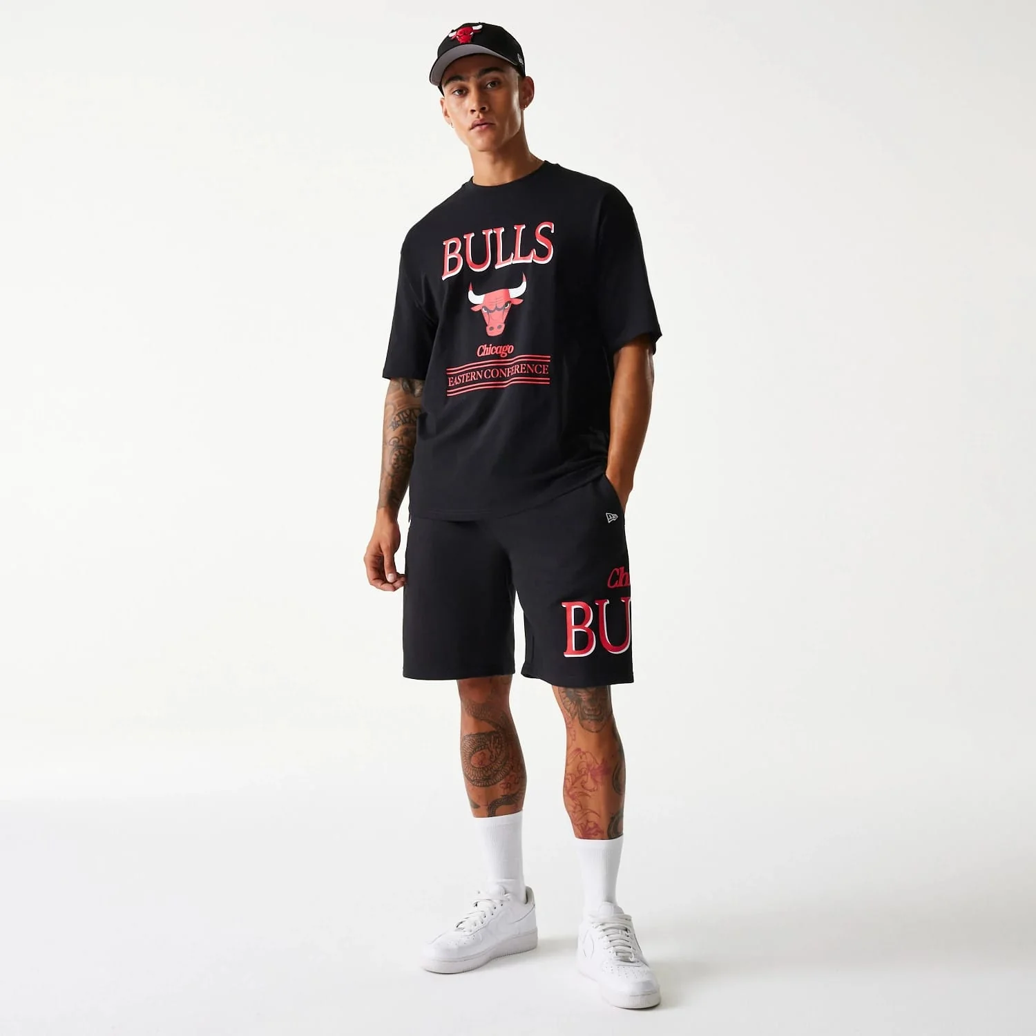 Chicago Bulls NBA Team Graphic Black Oversized T-Shirt - Image 8