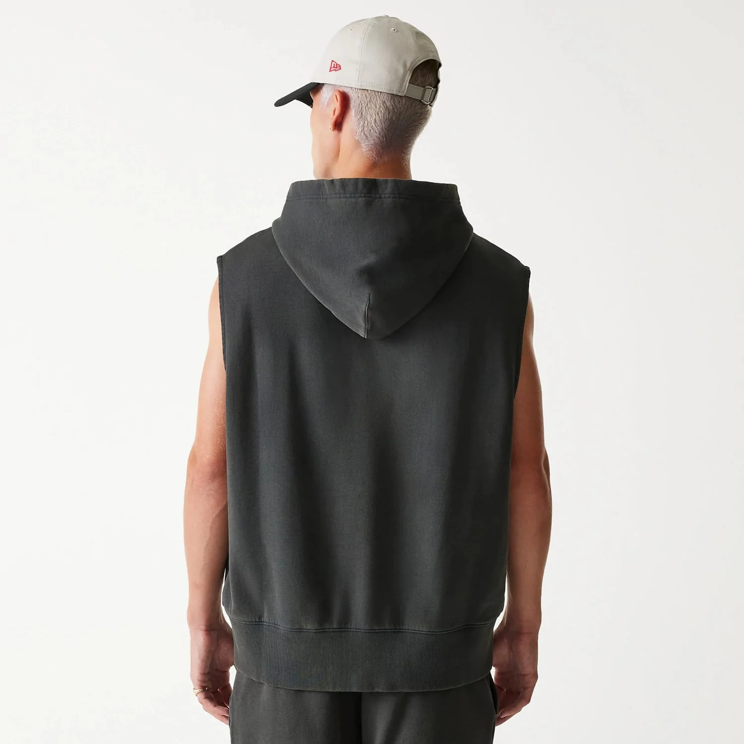 Chicago Bulls NBA Washed Grey Sleeveless Hoodie - Image 2