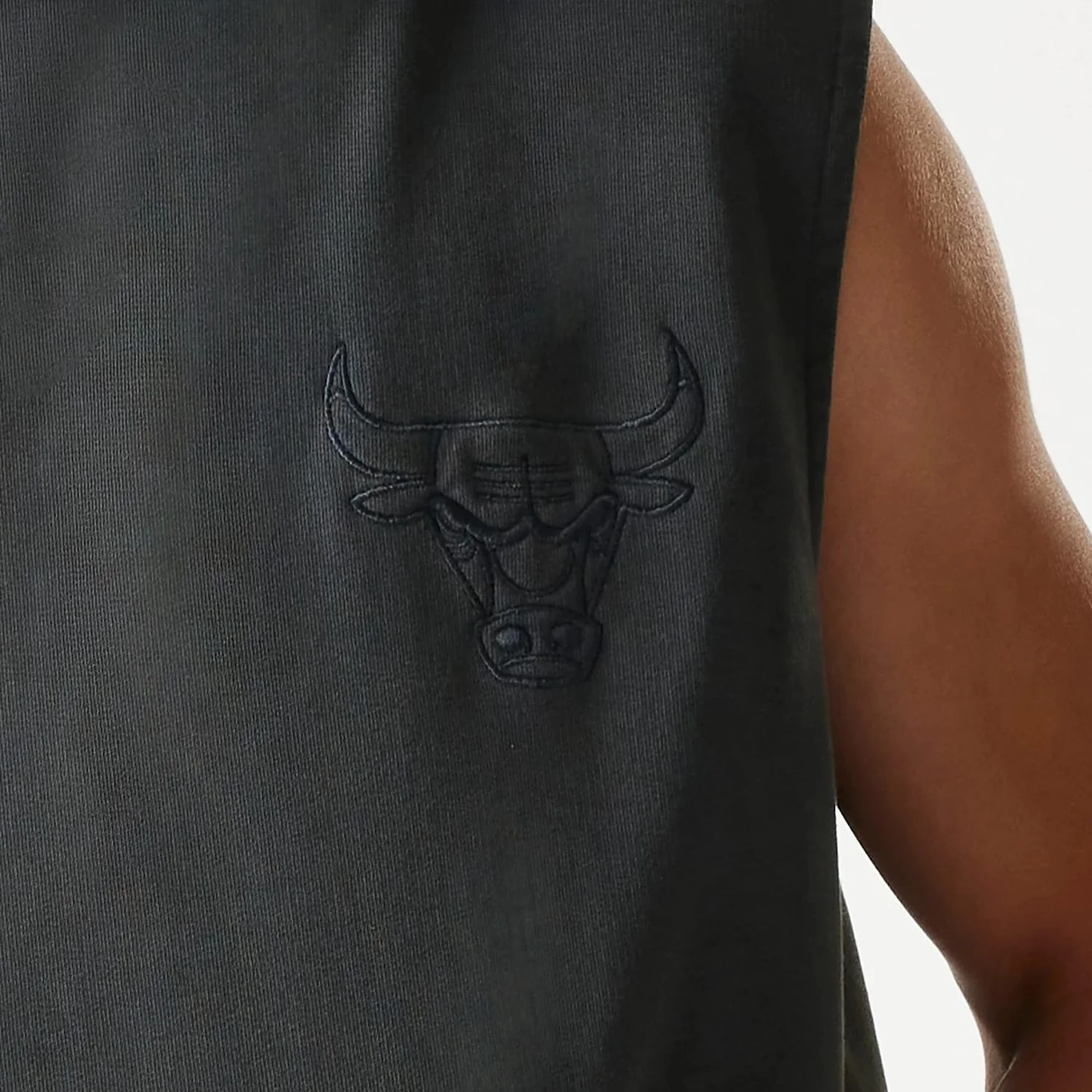 Chicago Bulls NBA Washed Grey Sleeveless Hoodie - Image 7