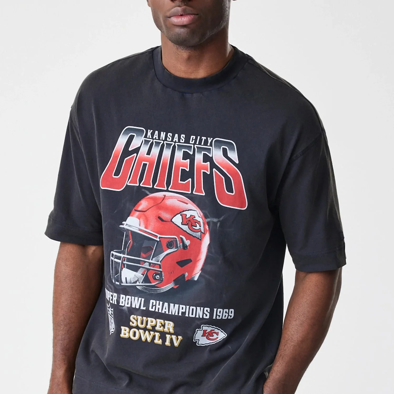 Kansas City Chiefs NFL Washed Boxy Black Oversized T-Shirt - Image 3