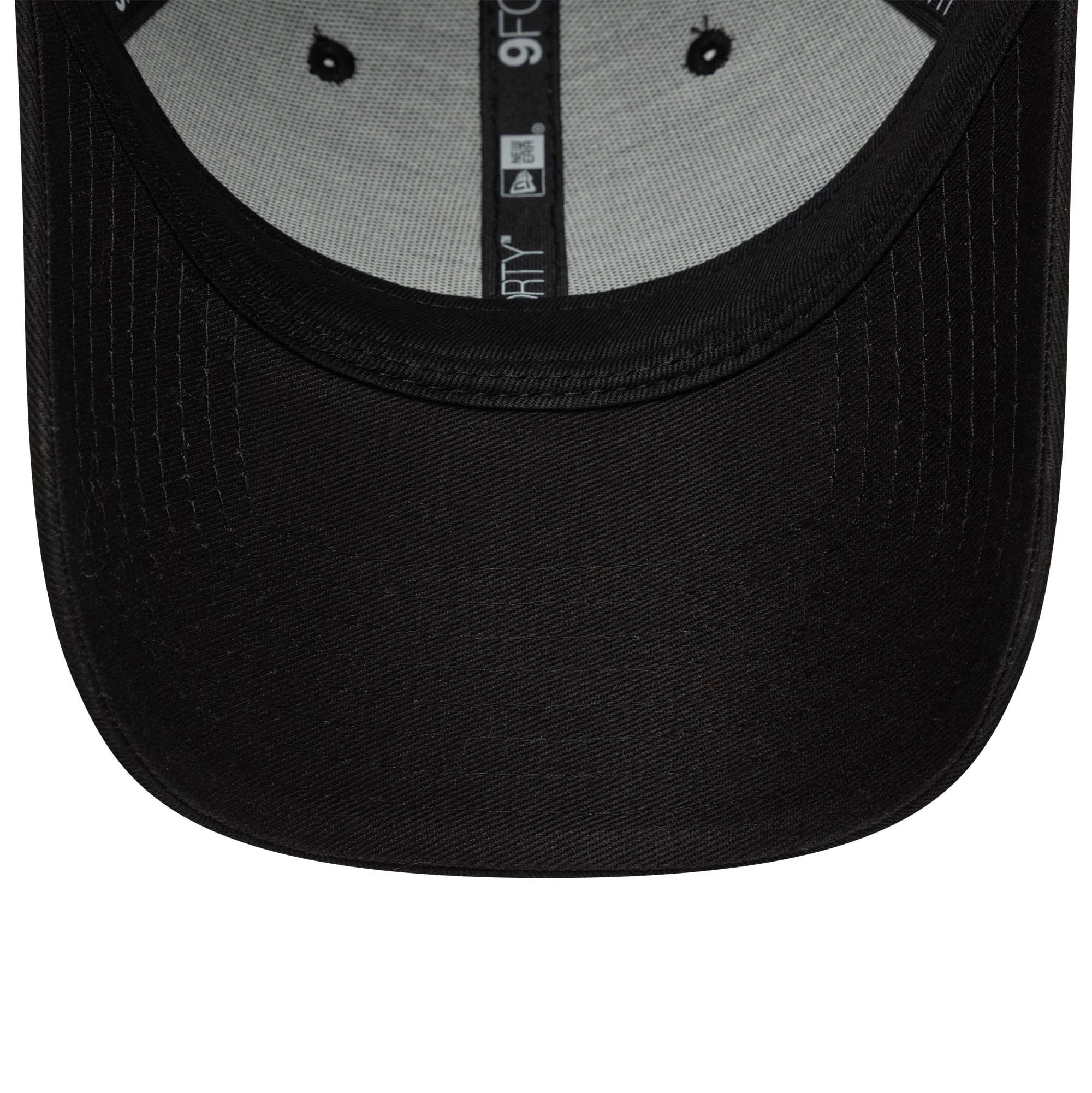 Liverpool Football Club Core Black 9FORTY Adjustable Cap - Image 5