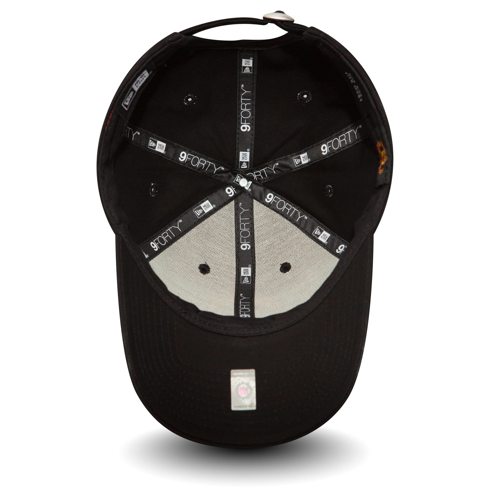 Manchester United Essential Black 9FORTY Cap - Image 5