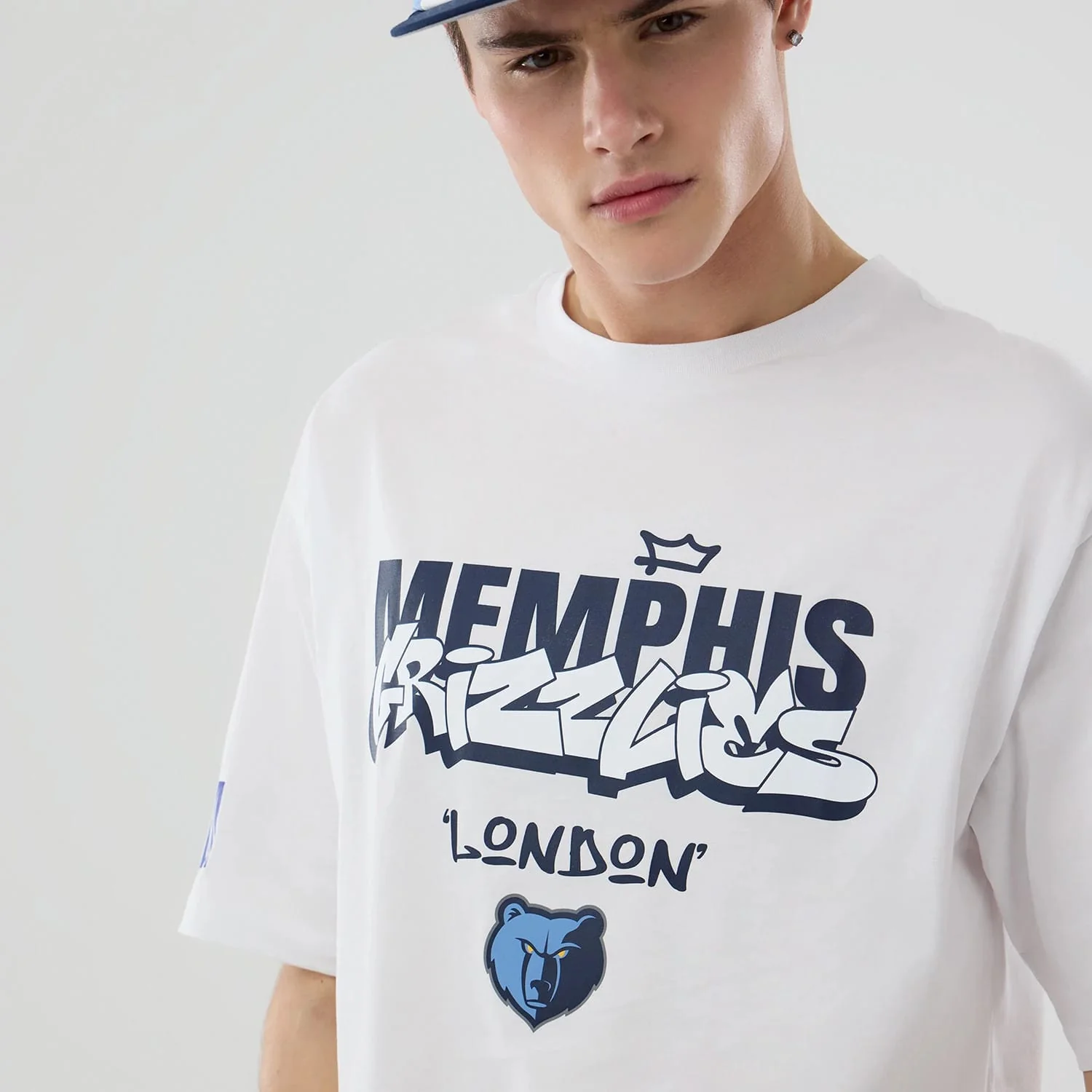 Memphis Grizzlies NBA London Game 2026 White Oversized T-Shirt - Image 3