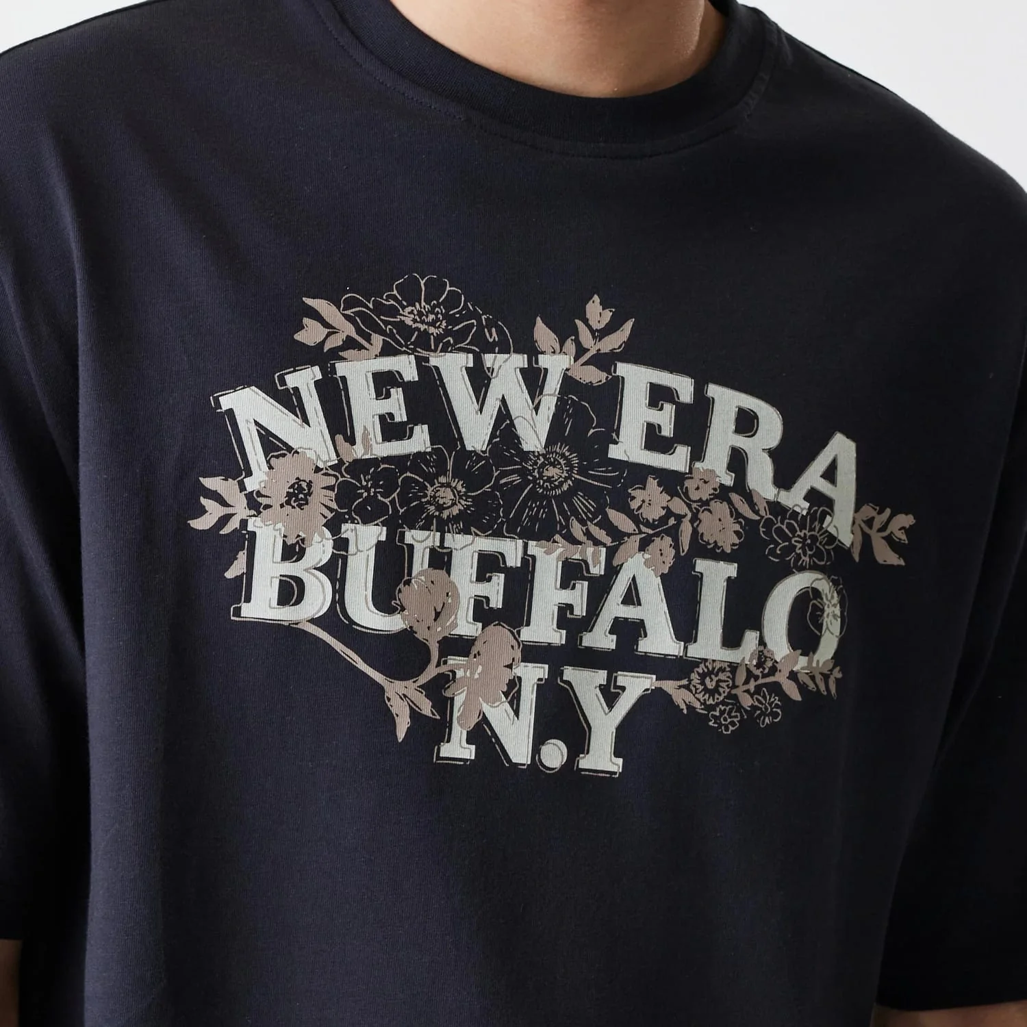 New Era Floral Black Oversized T-Shirt - Image 4