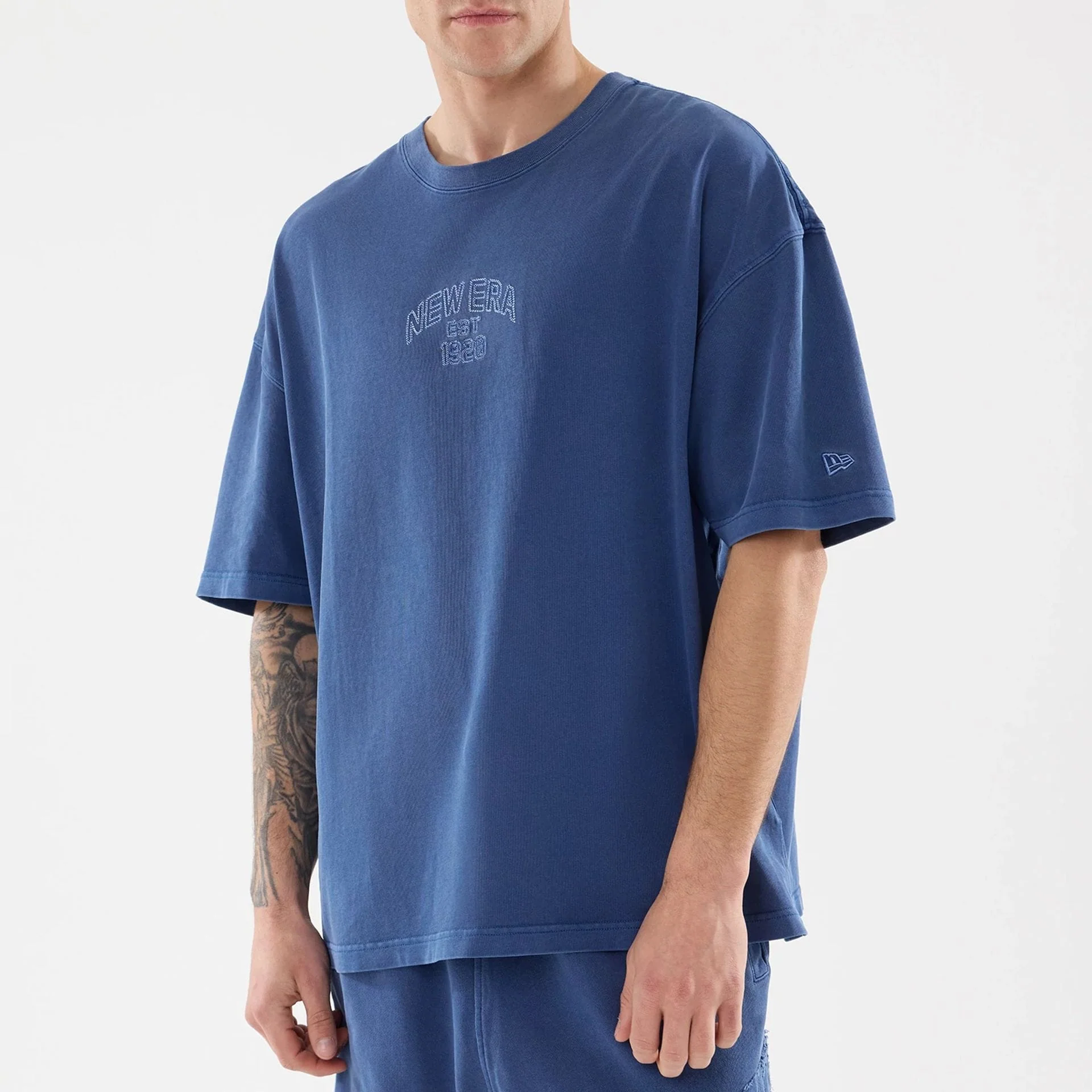 New Era Graphic Street Archived Blue Oversized T-Shirt - Image 5
