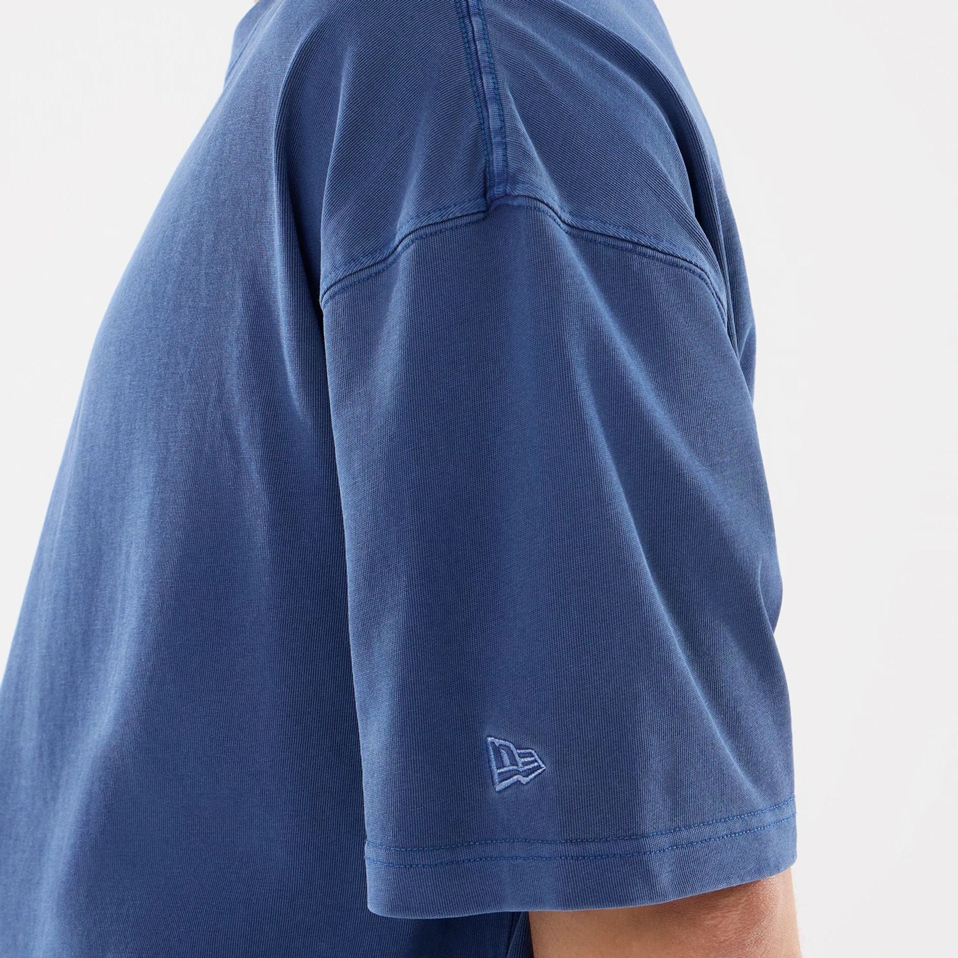 New Era Graphic Street Archived Blue Oversized T-Shirt - Image 7