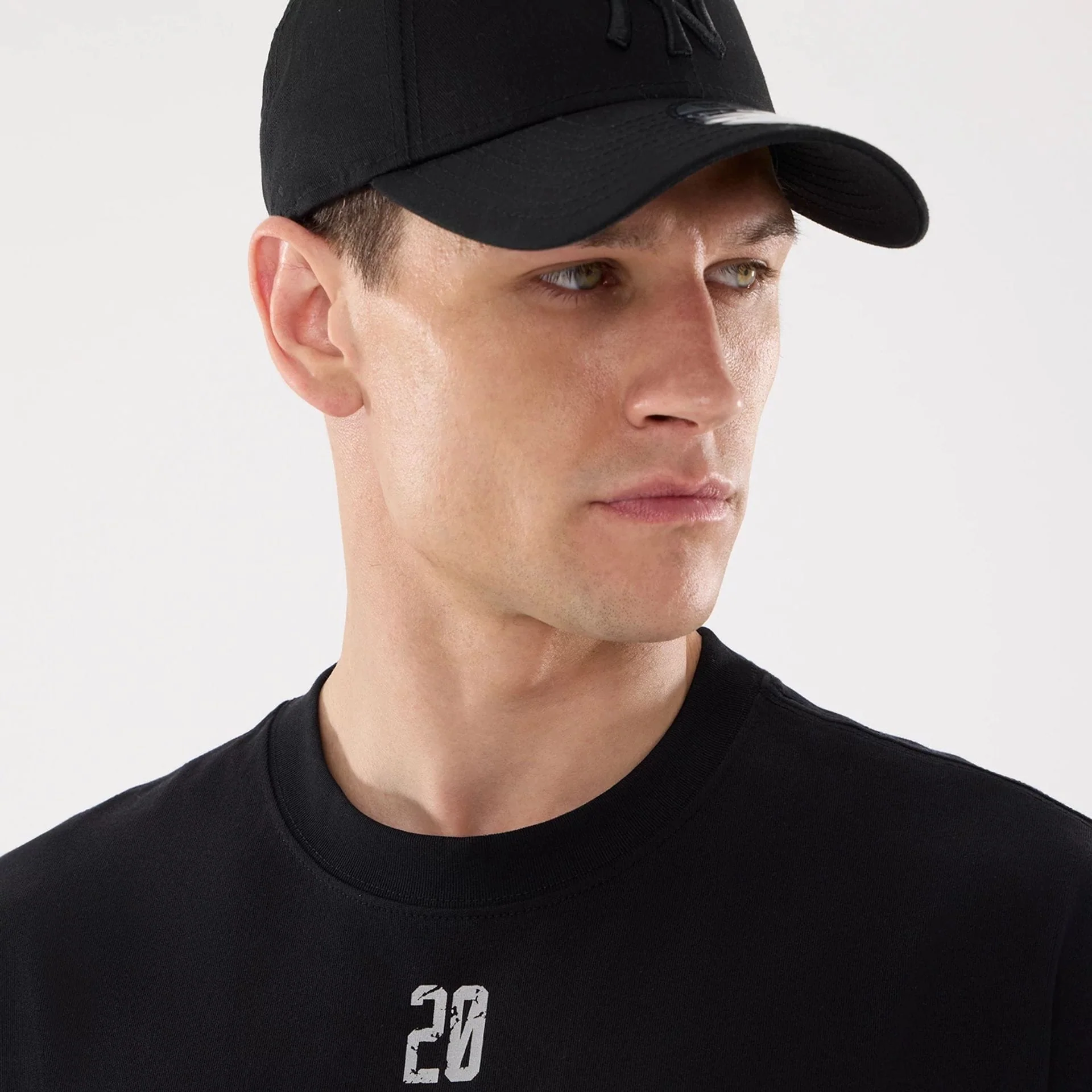 New Era Graphic Street Archived City Black Oversized T-Shirt - Image 4