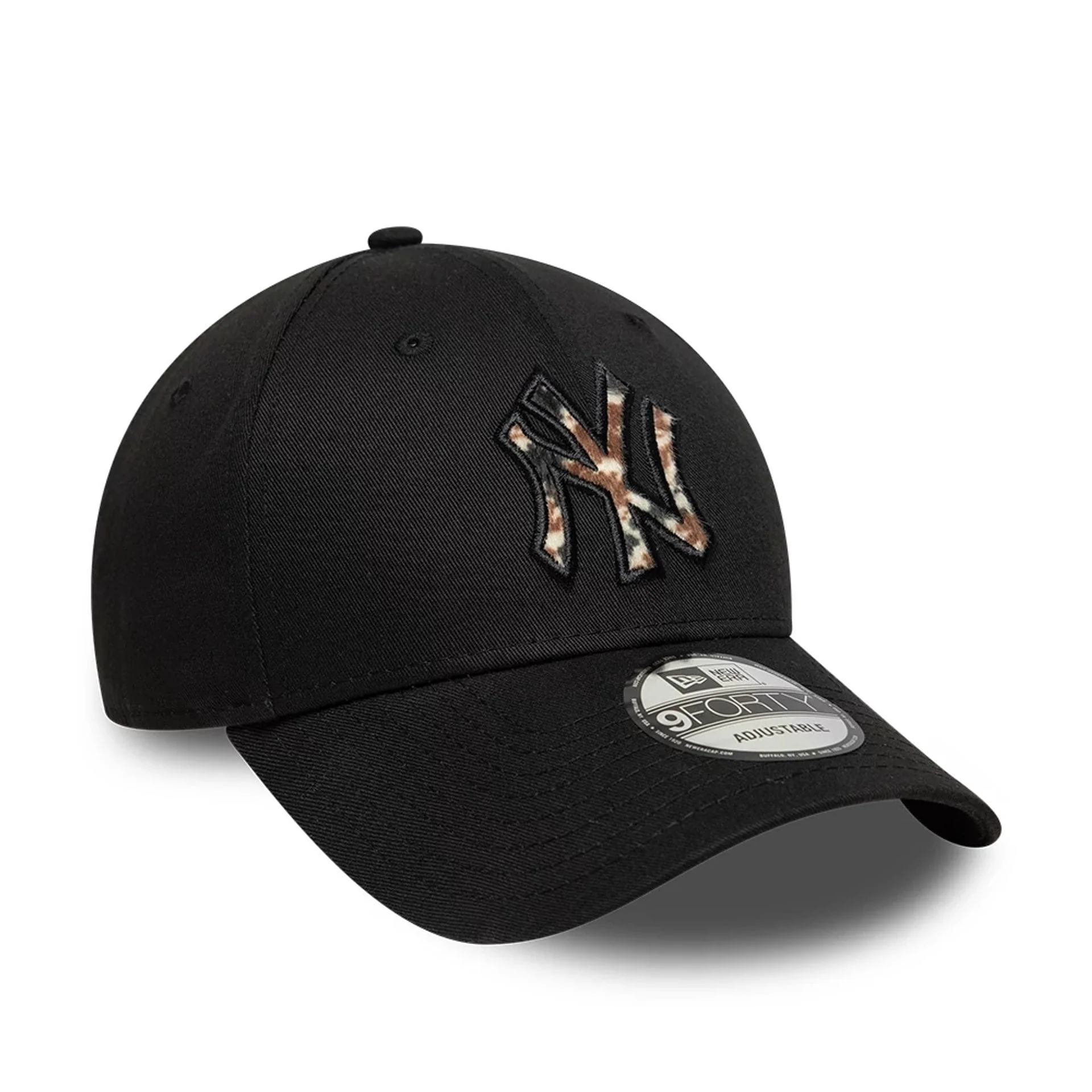 New York Yankees Animal Print Black 9FORTY Adjustable Cap - Image 3