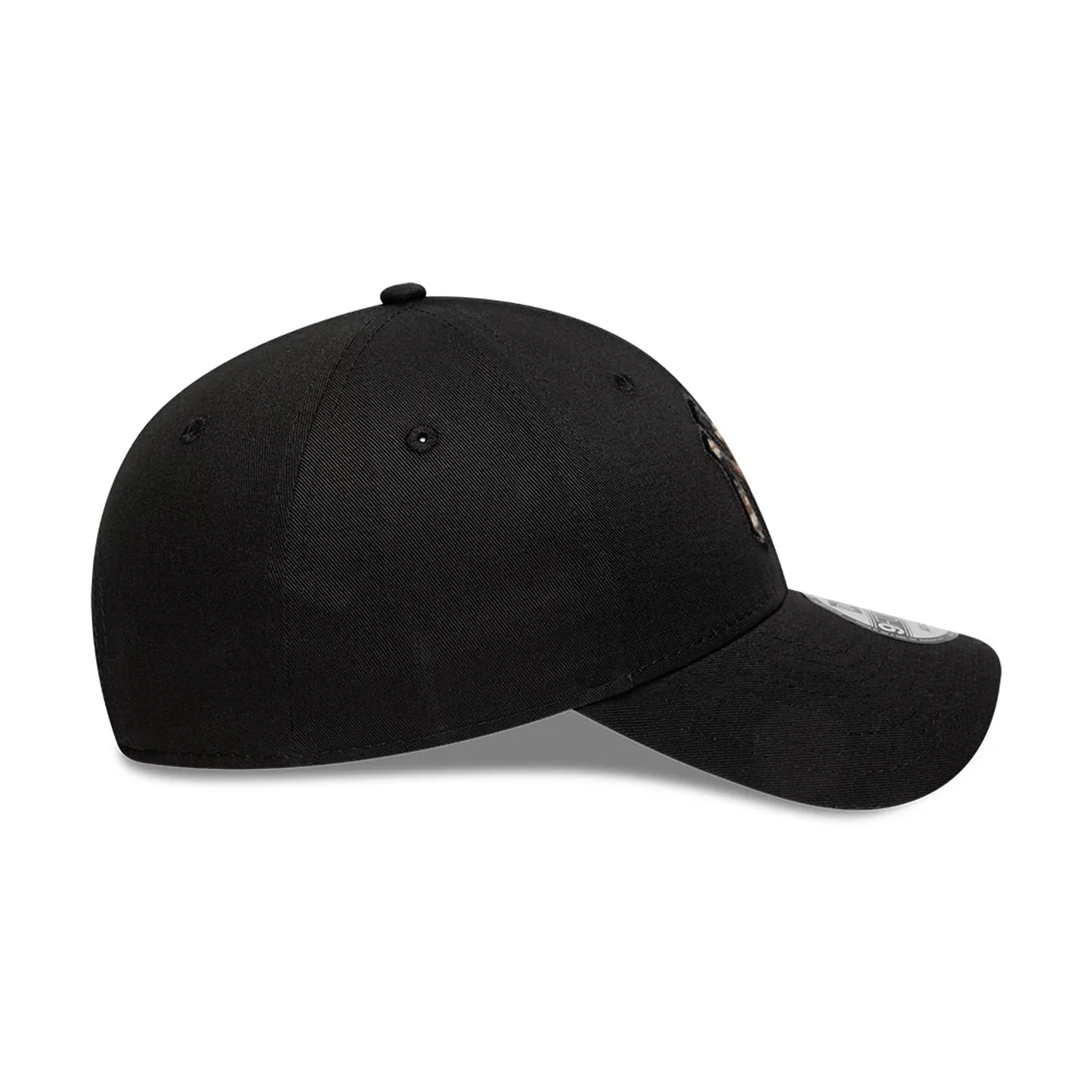 New York Yankees Animal Print Black 9FORTY Adjustable Cap - Image 5