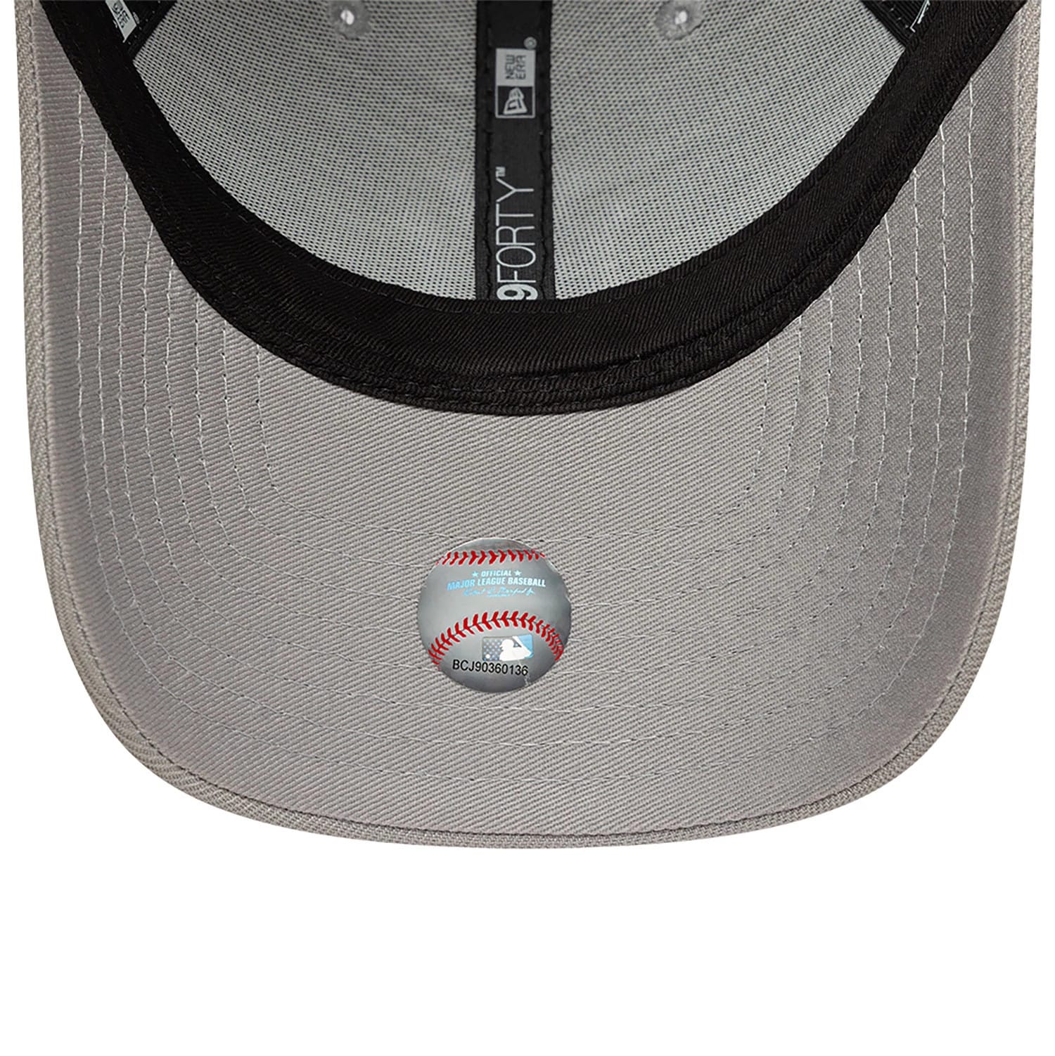 New York Yankees Essential Pack Grey 9FORTY Snapback Adjustable Cap - Image 4