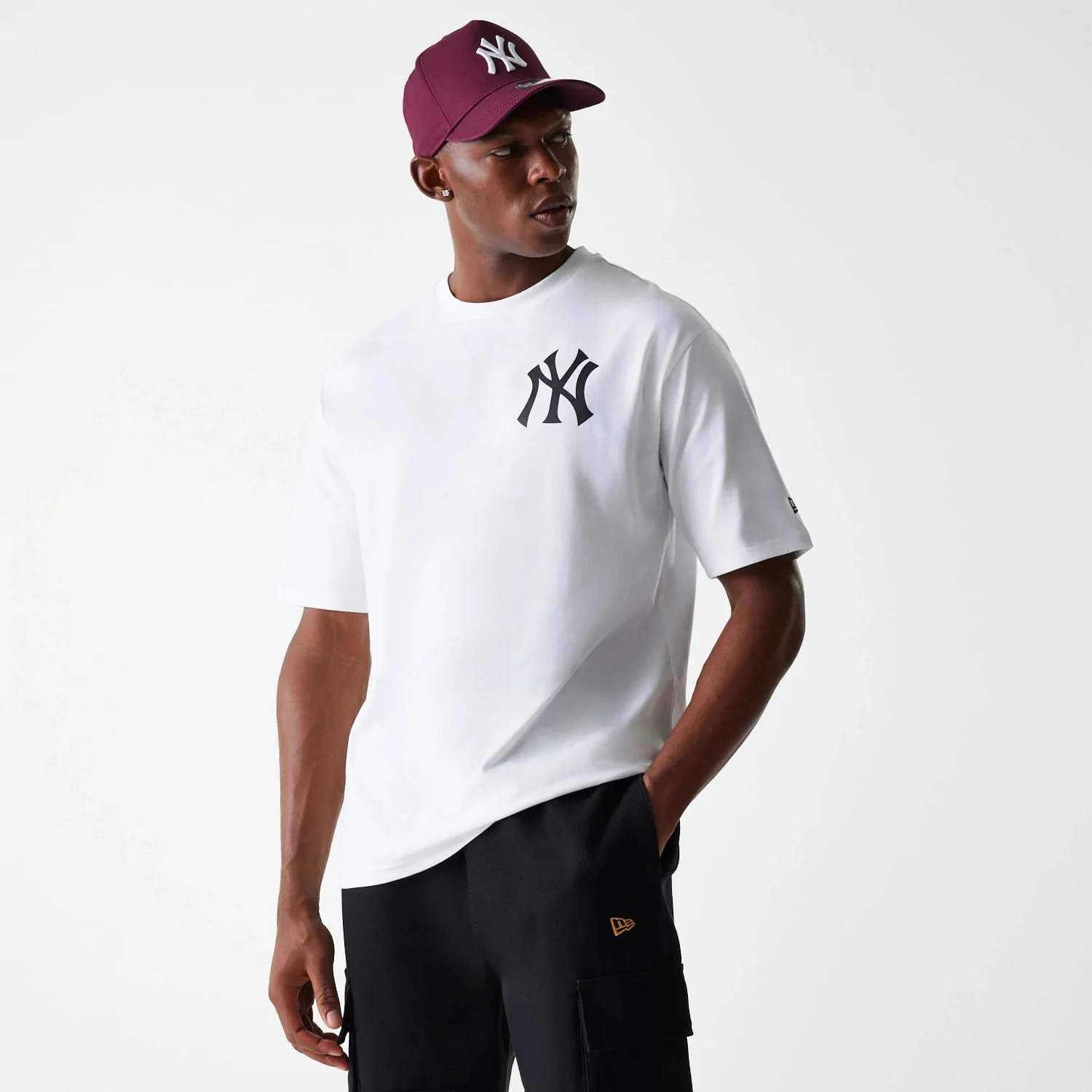 New York Yankees MLB Baseball Graphic White Oversized T-Shirt - Image 3