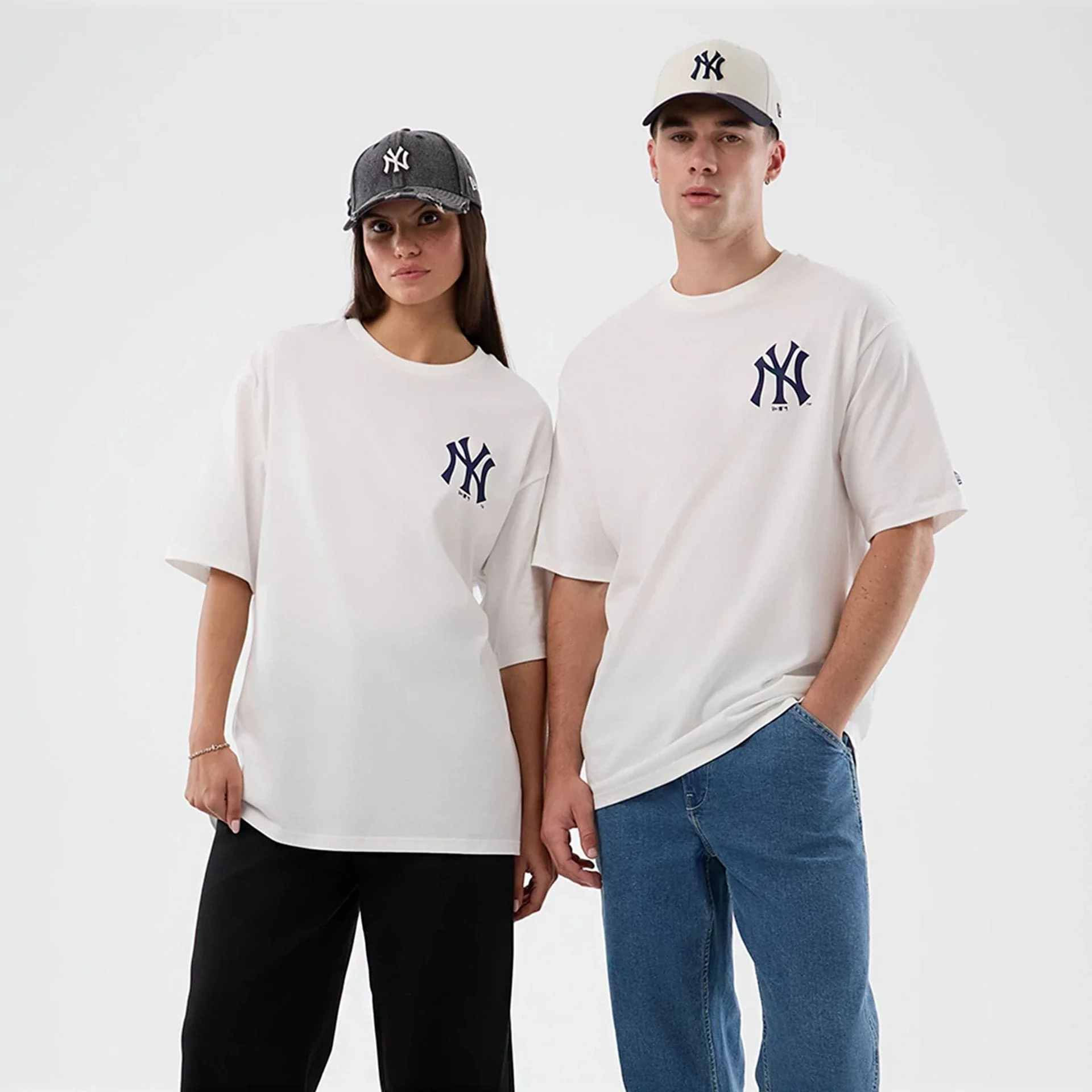 New York Yankees MLB Cap Graphic White Oversized T-Shirt