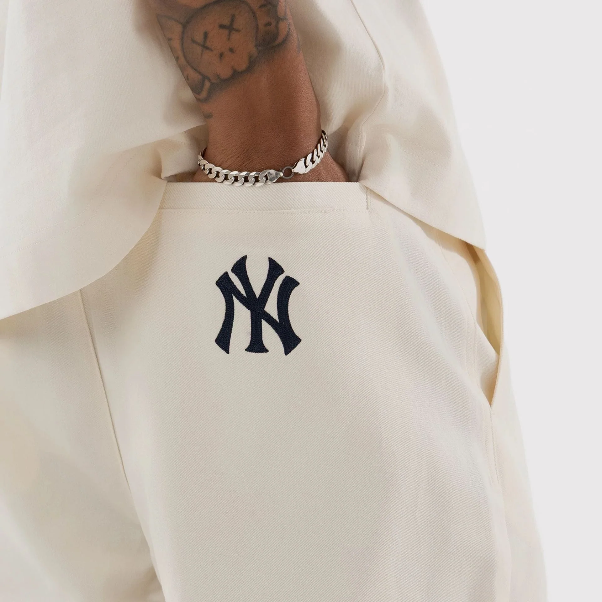 New York Yankees MLB Cream Woven Chinos - Image 3