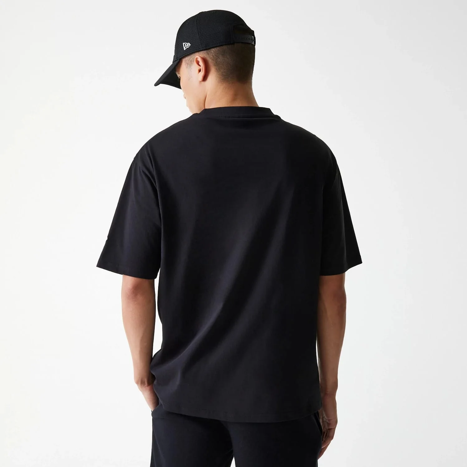 New York Yankees MLB League Essential Black Oversized T-Shirt - Image 2
