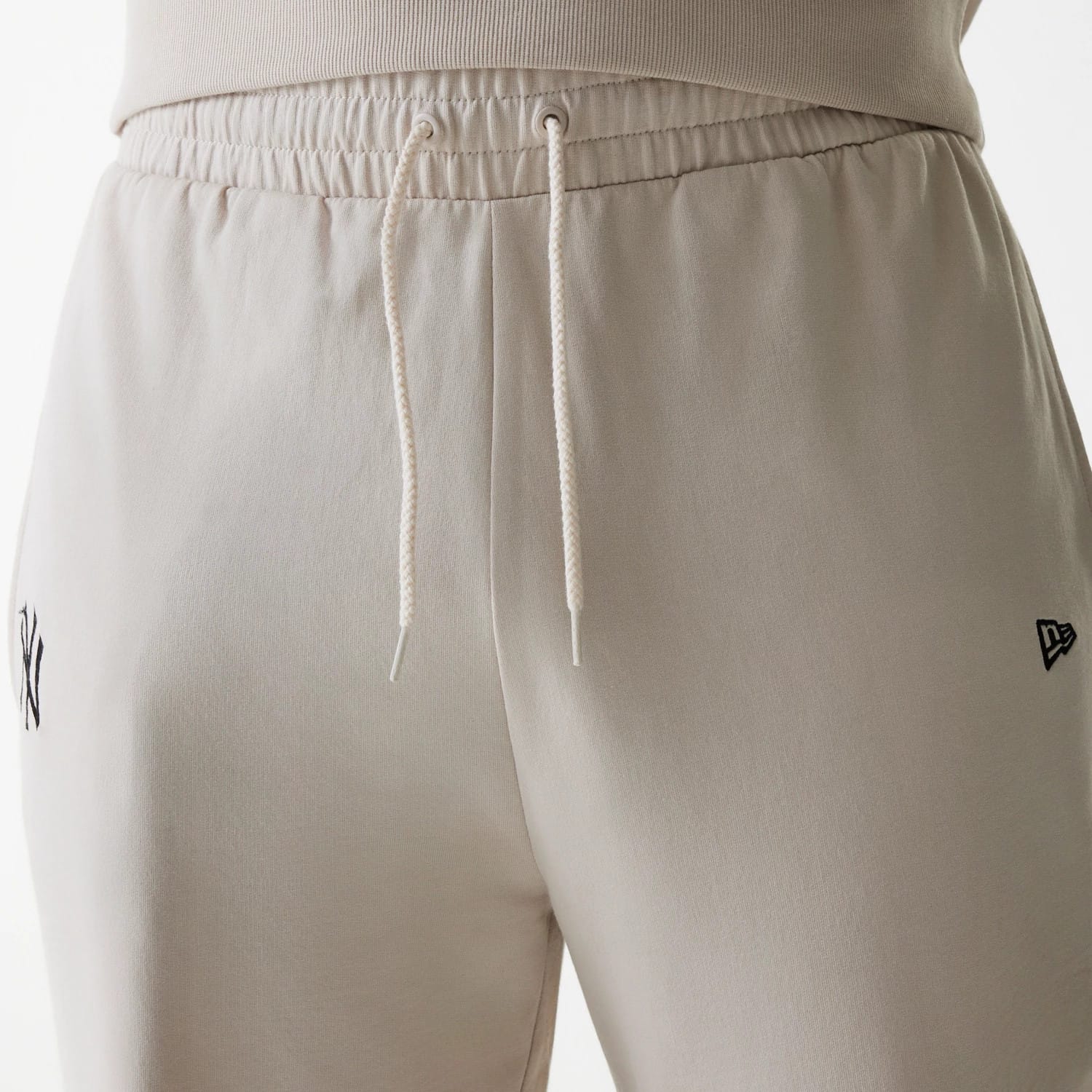 New York Yankees MLB League Essential Midi French Terry Cream Joggers - Image 6