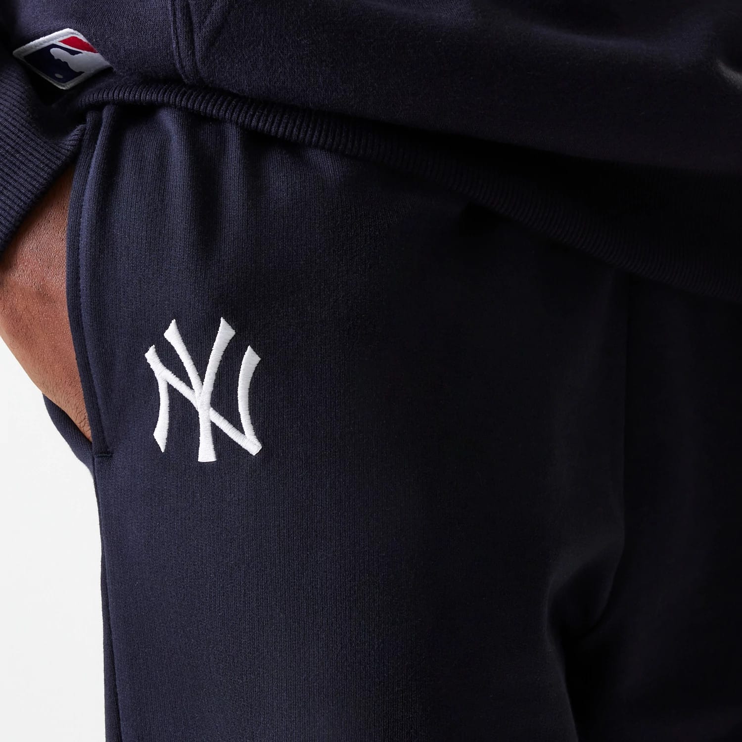 New York Yankees MLB League Essential Midi French Terry Navy Joggers - Image 4
