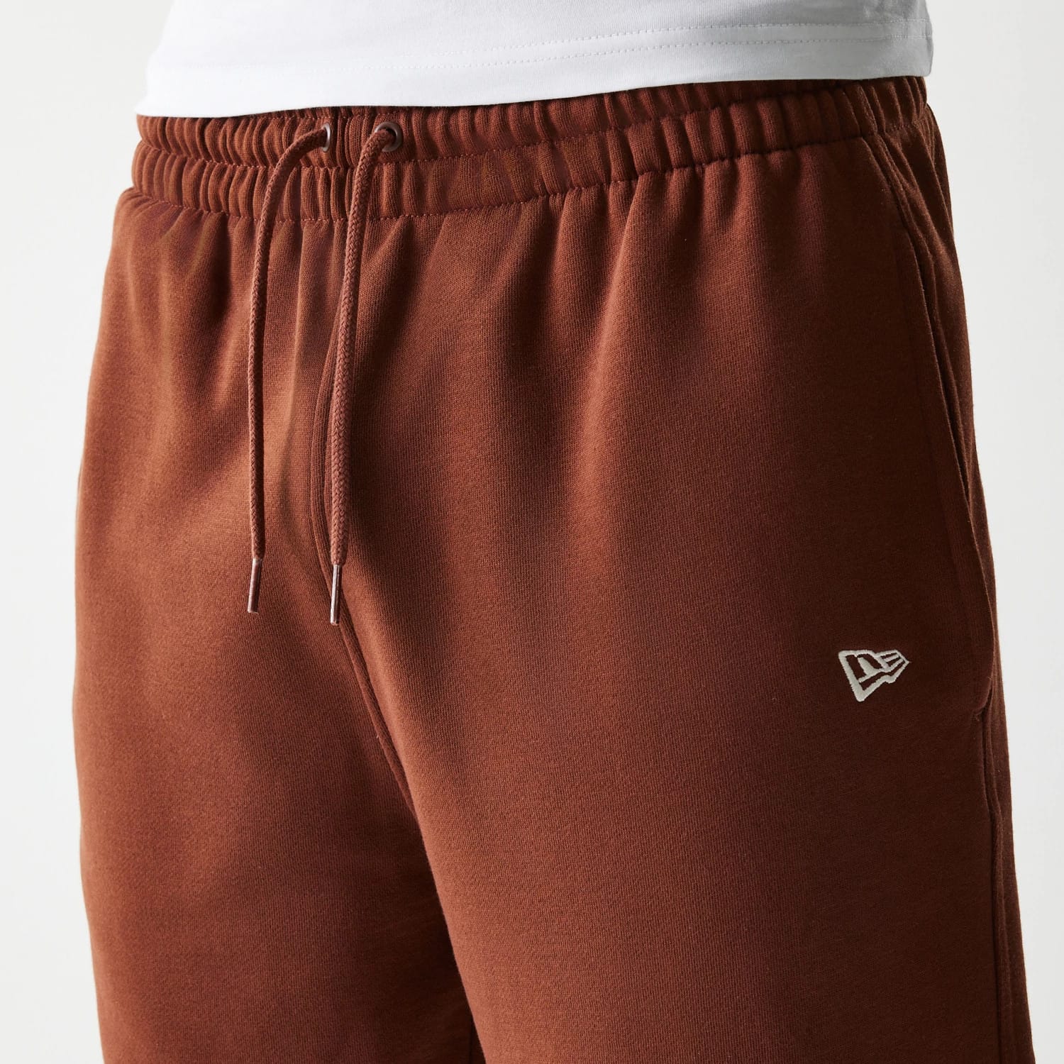 New York Yankees MLB Midi League Essential Brown Joggers - Image 4