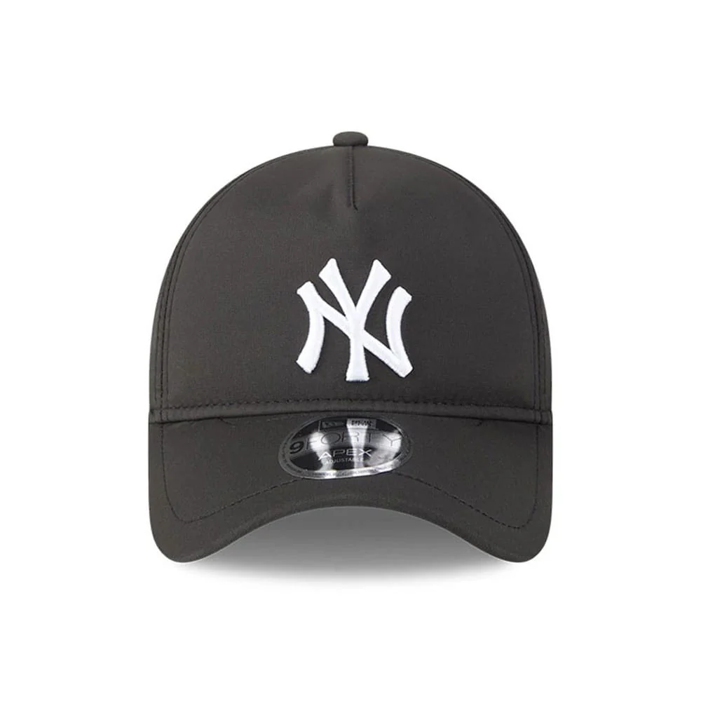 New York Yankees MLB Quickstrike Black 9FORTY Apex Adjustable Cap - Image 2