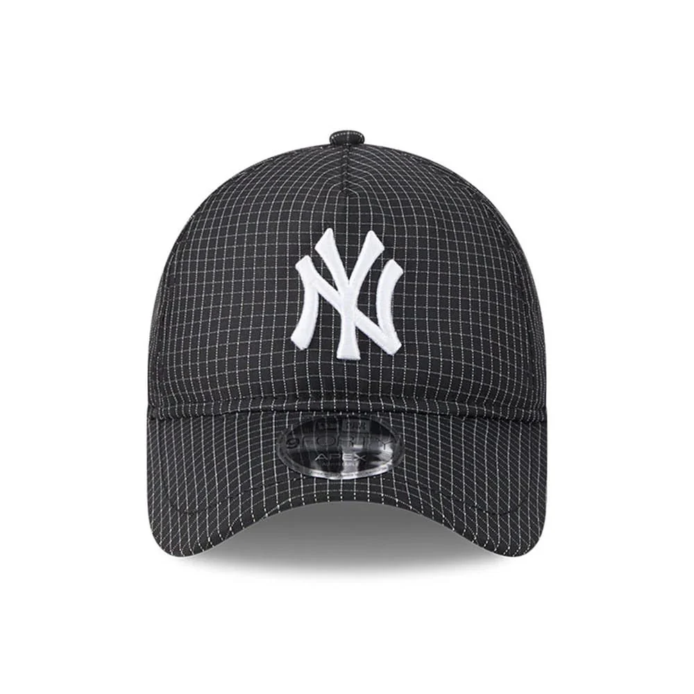 New York Yankees MLB Quickstrike Black 9FORTY Apex Adjustable Cap - Image 2