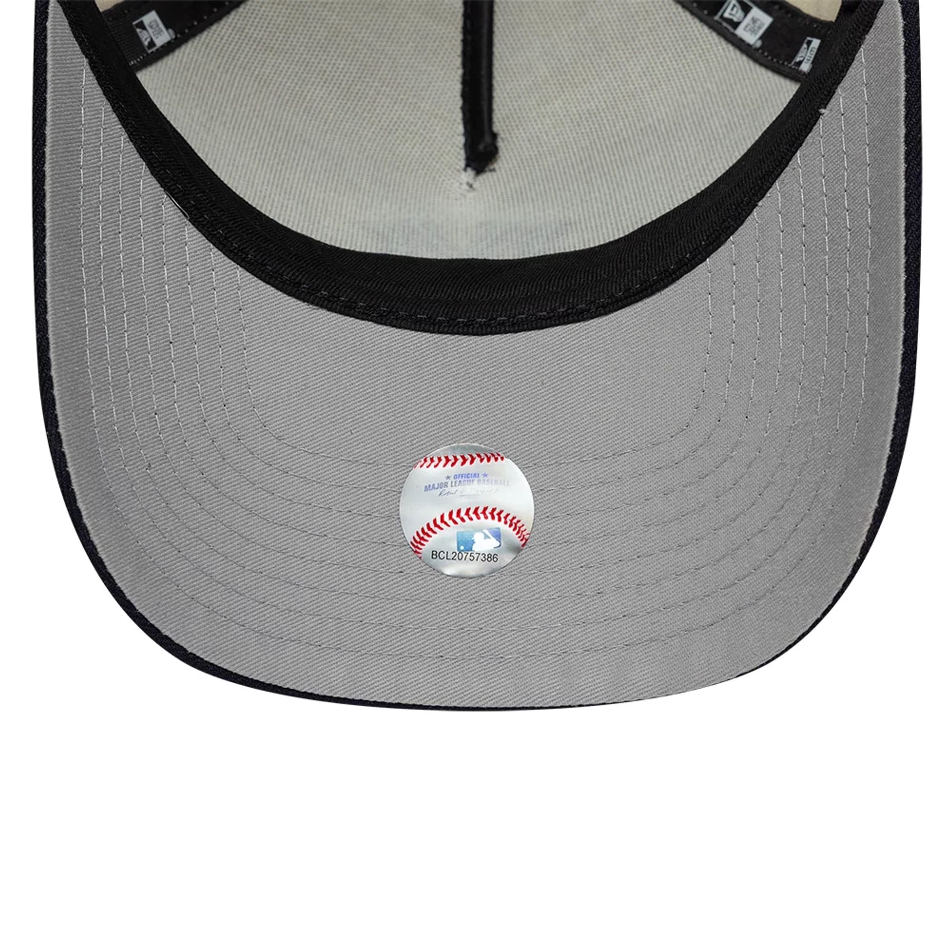New York Yankees MLB Side Hit Cream 9FORTY E-Frame Adjustable Cap - Image 2