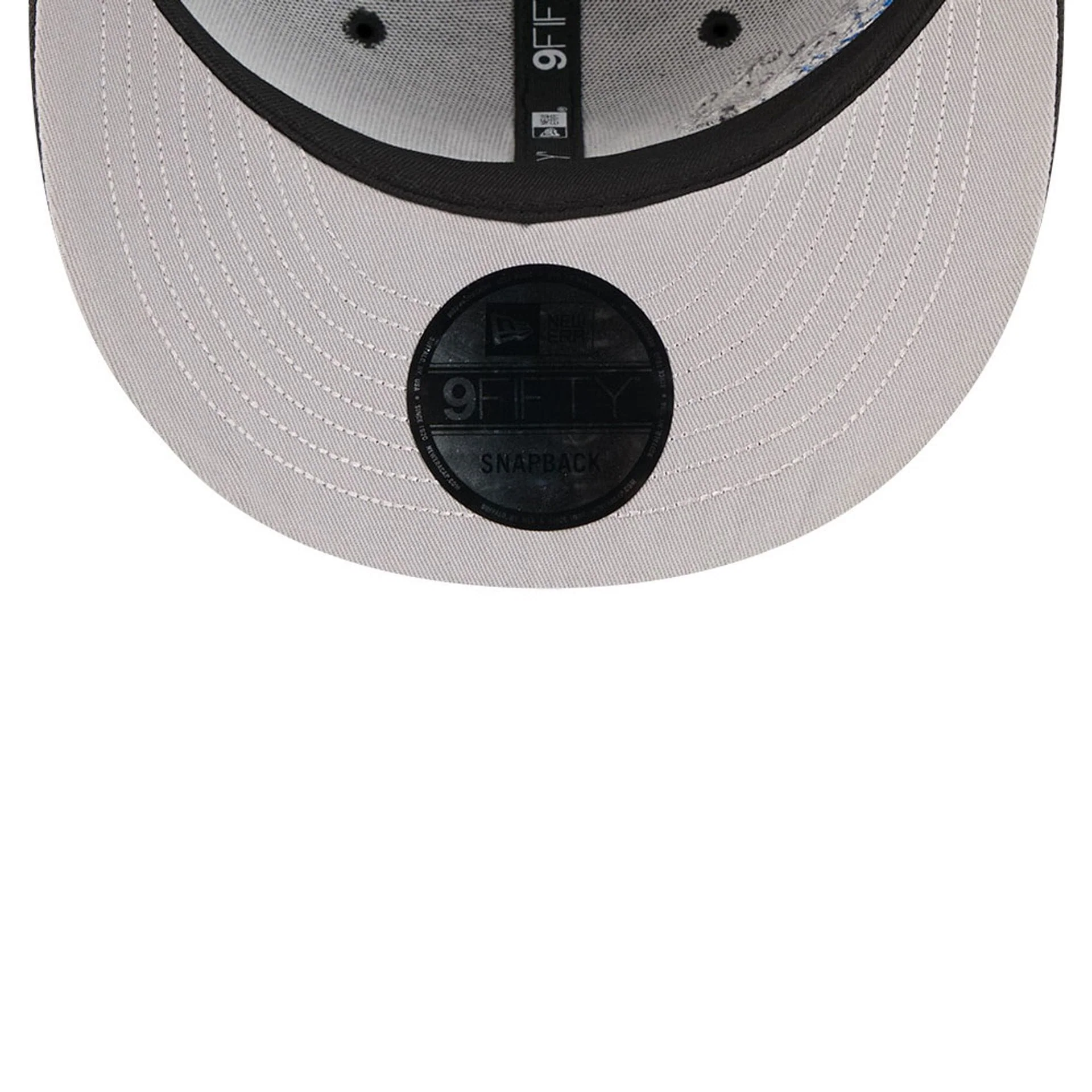 New York Yankees MLB Vissurf Black 9FIFTY Snapback Adjustable Cap - Image 2