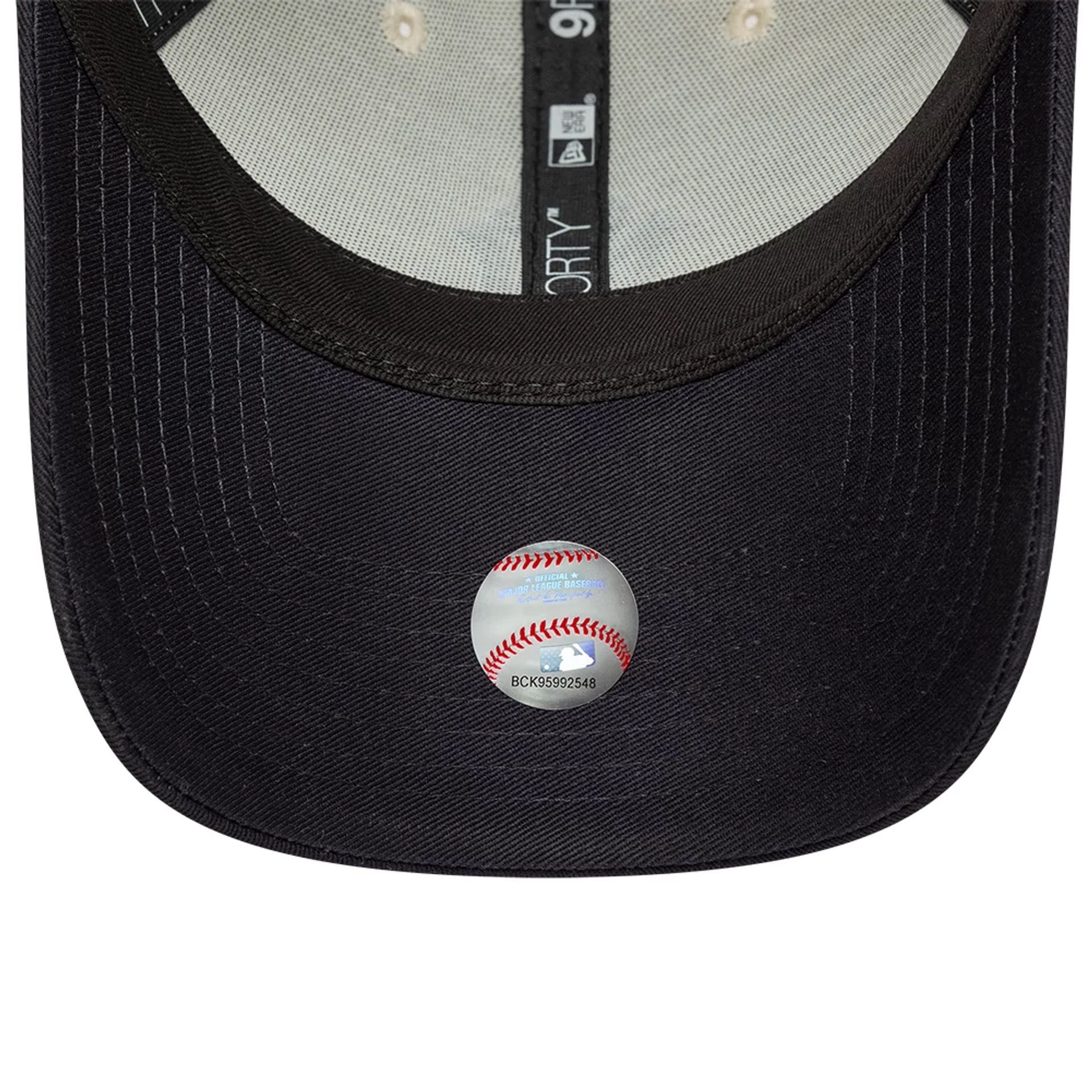 New York Yankees MLB World Series Patch Cream 9FORTY Adjustable Cap - Image 6
