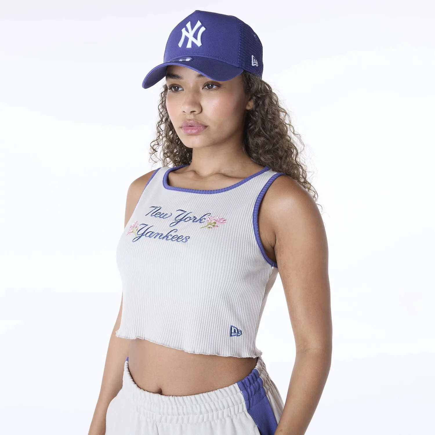 New York Yankees Womens MLB Floral Cream Vest - Image 6