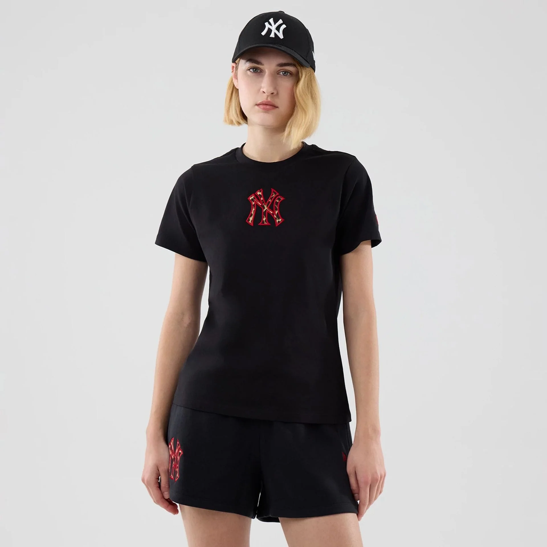 New York Yankees Womens MLB Infill Black T-shirt