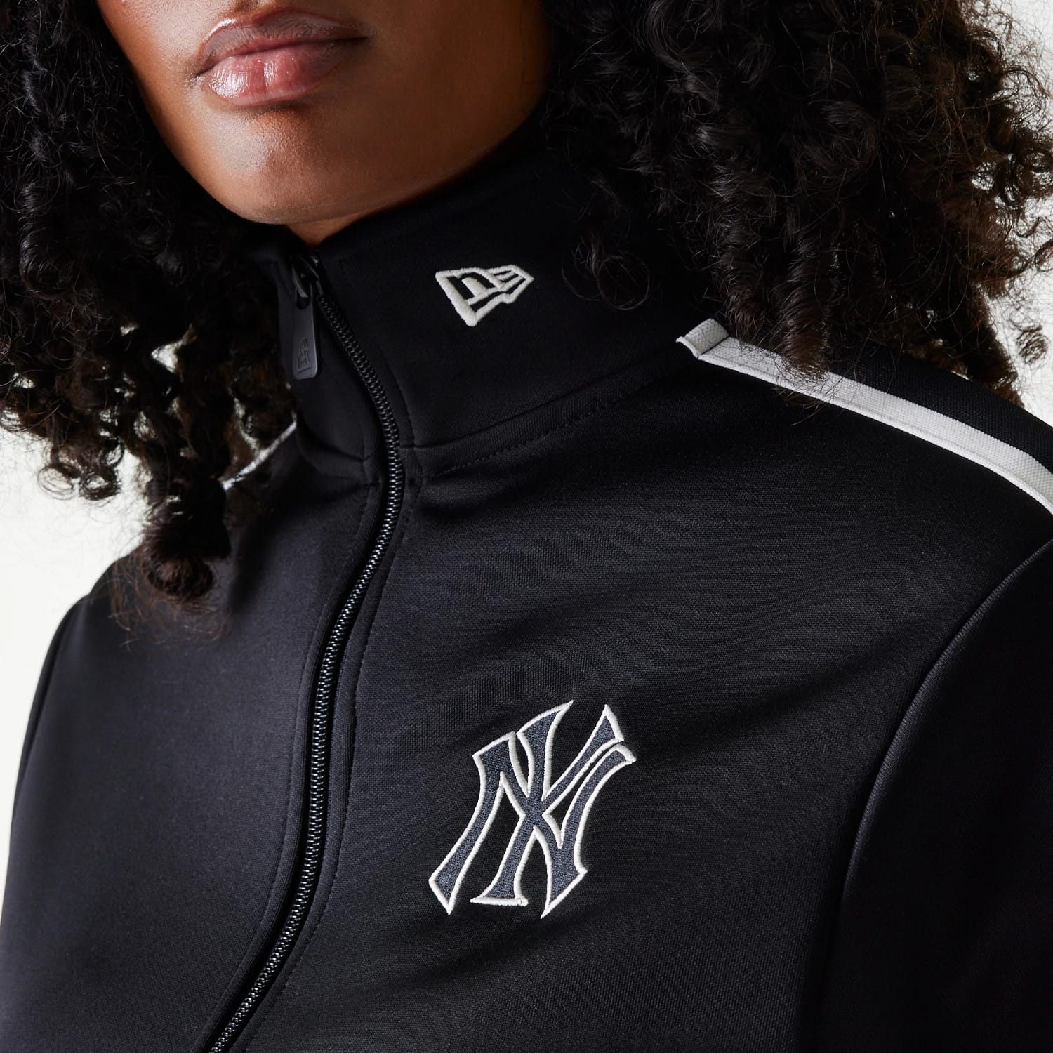 New York Yankees Womens MLB Midi Logo Black Track Jacket - Image 8
