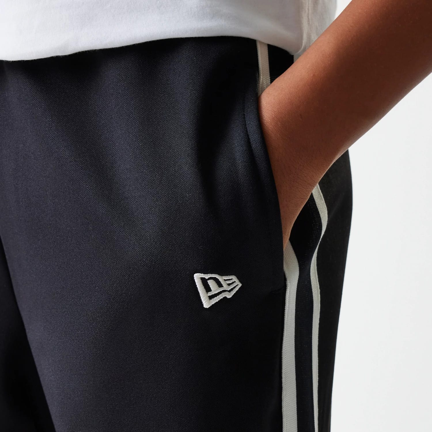 New York Yankees Womens MLB Midi Logo Black Track Pants - Image 4