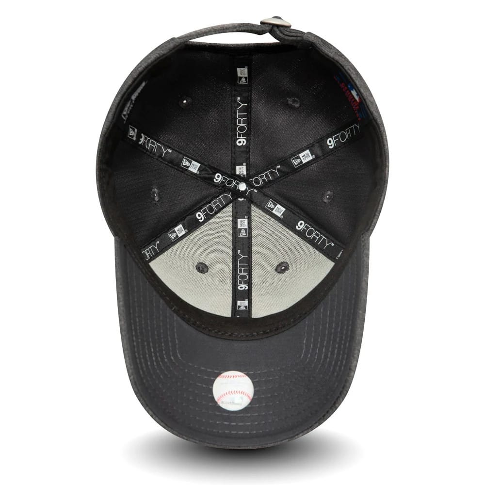 New York Yankees Womens Tech Grey 9FORTY Cap - Image 3