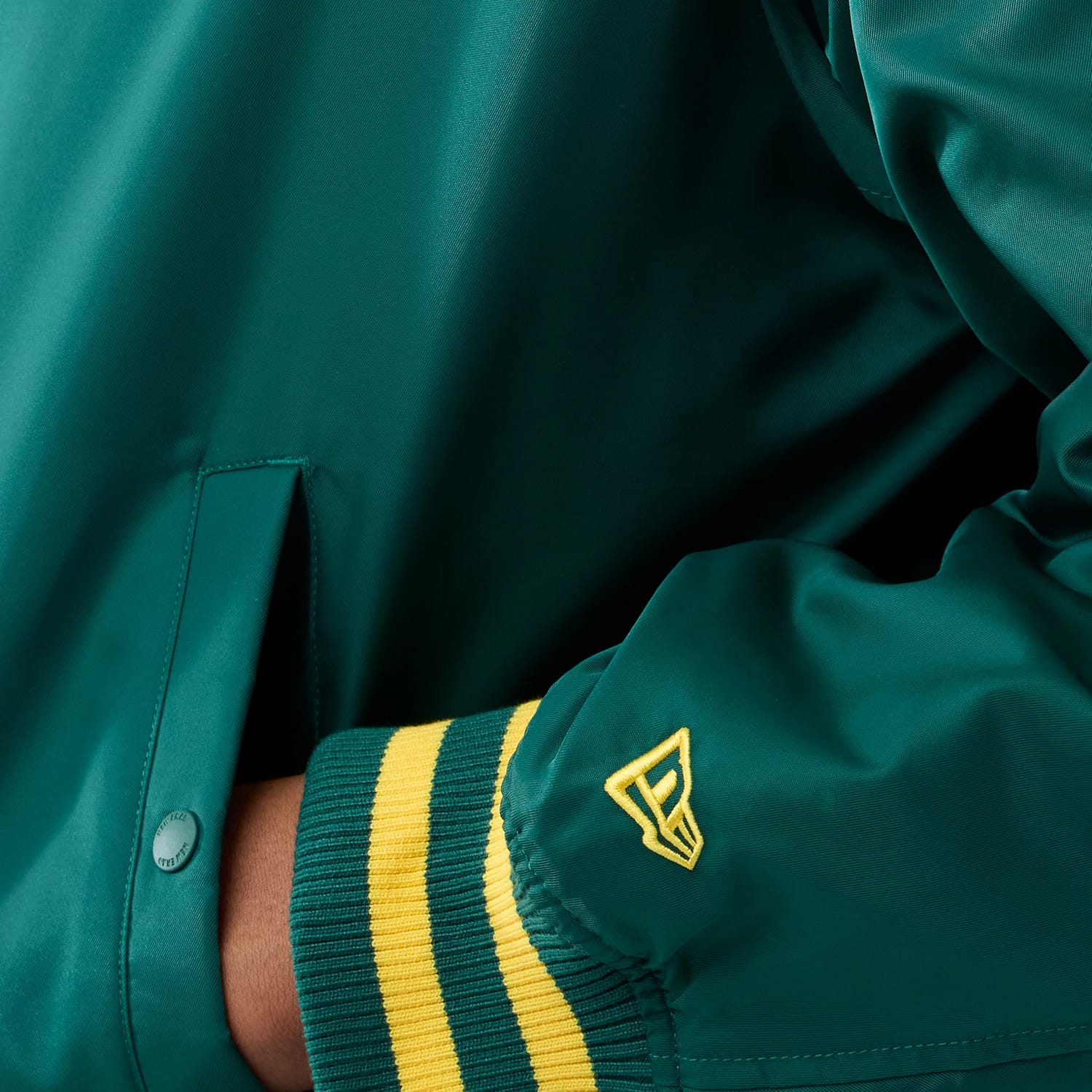 Oakland Athletics MLB Authentic Green Stadium Jacket - Image 7